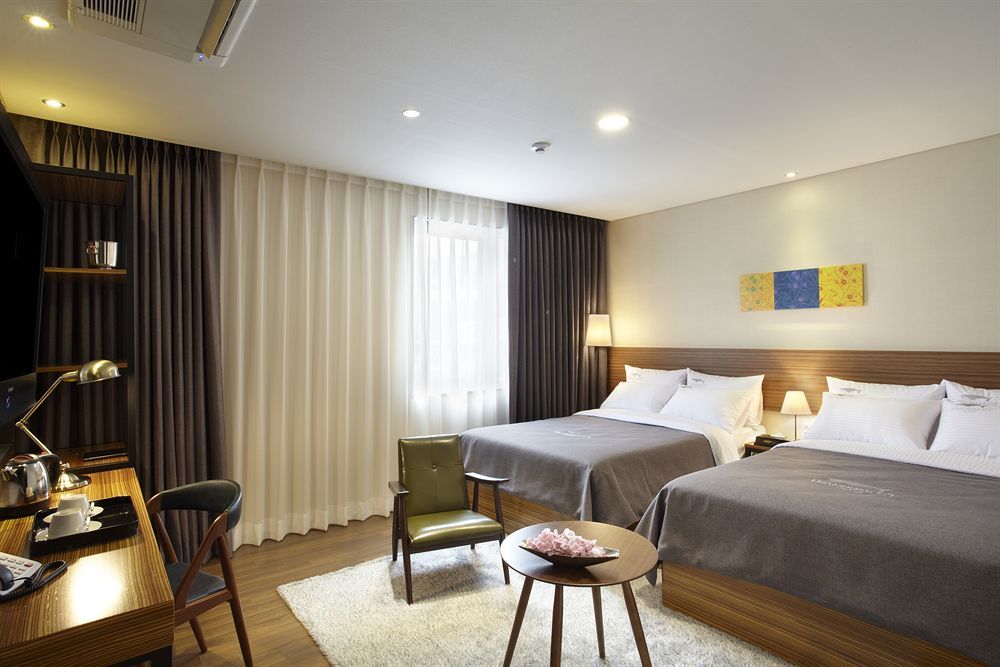 Cinema House Hotel In Пусан Экстерьер фото