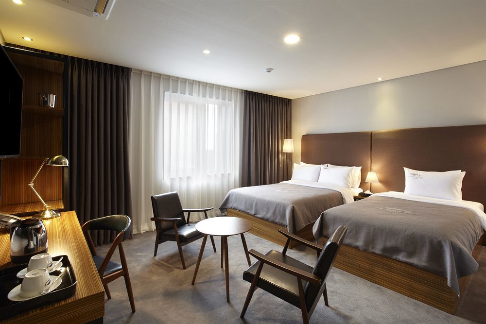 Cinema House Hotel In Пусан Экстерьер фото