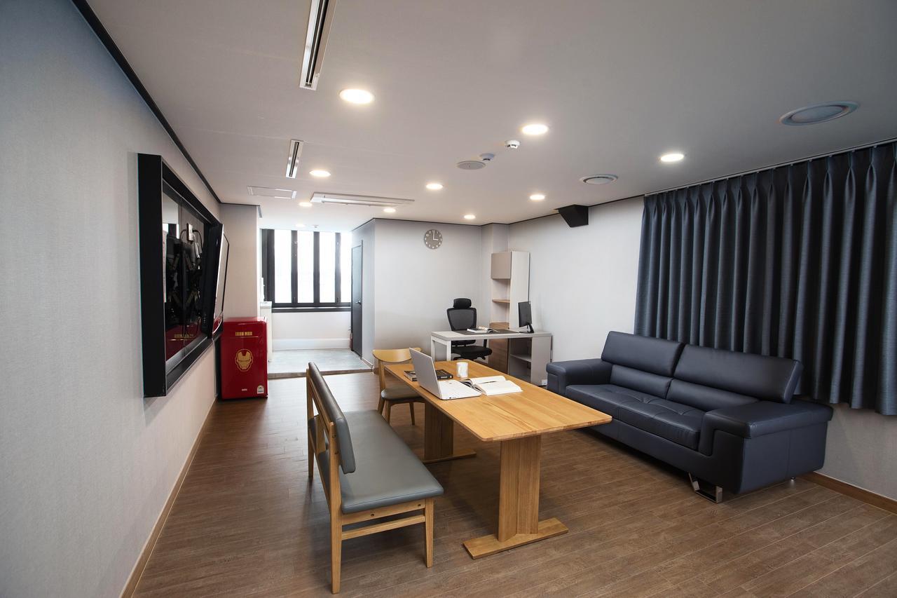 Cinema House Hotel In Пусан Экстерьер фото