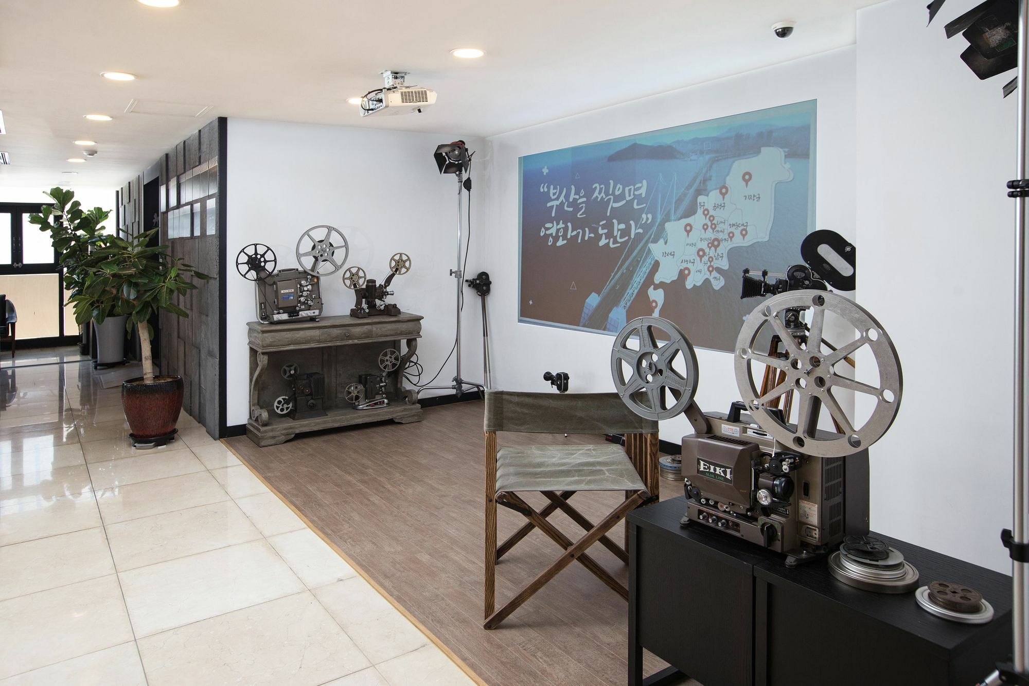 Cinema House Hotel In Пусан Экстерьер фото