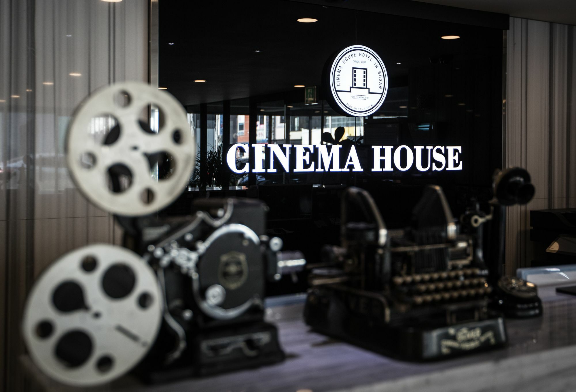 Cinema House Hotel In Пусан Экстерьер фото
