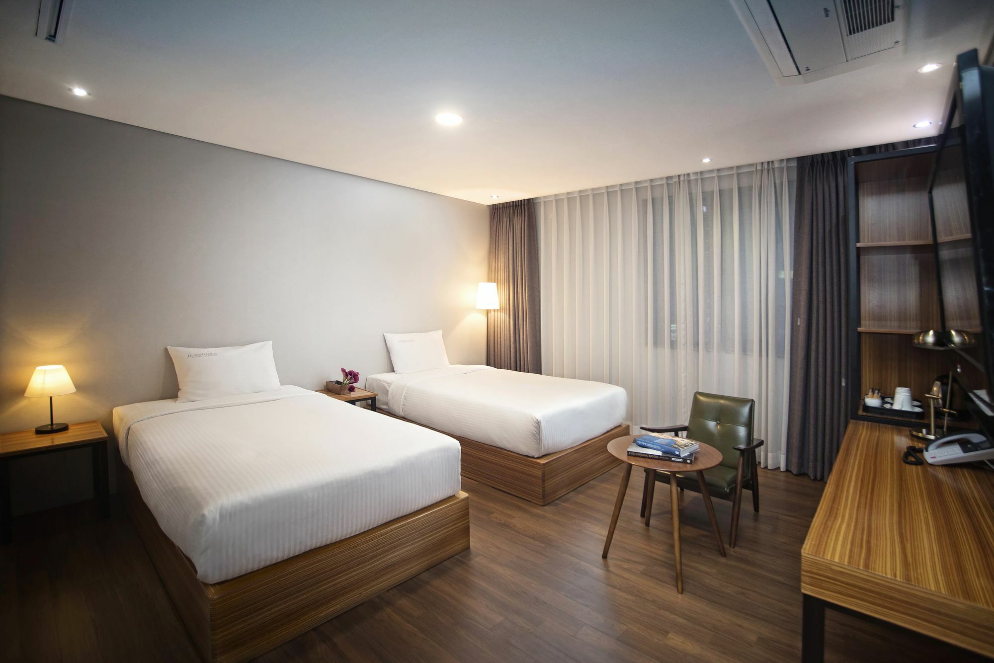Cinema House Hotel In Пусан Экстерьер фото