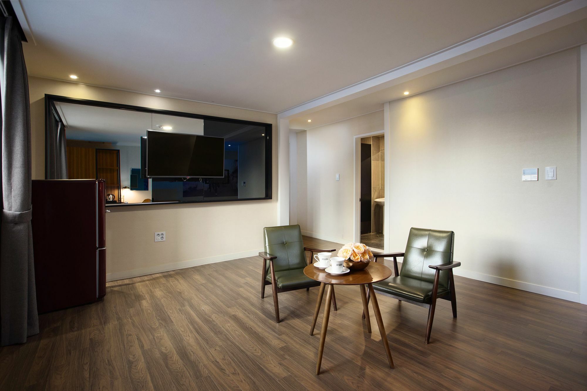 Cinema House Hotel In Пусан Экстерьер фото