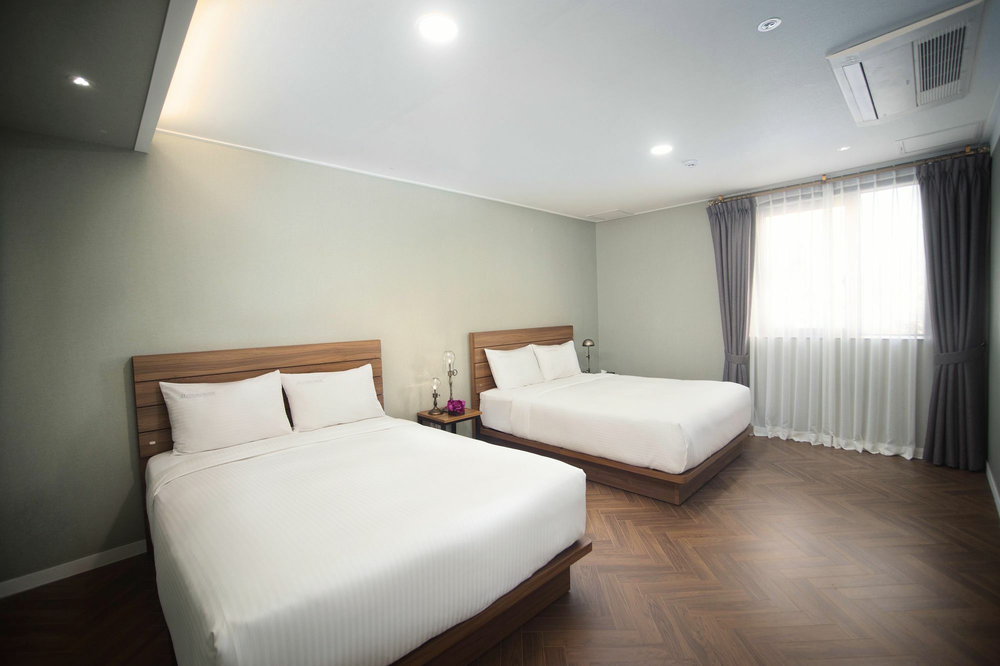 Cinema House Hotel In Пусан Экстерьер фото